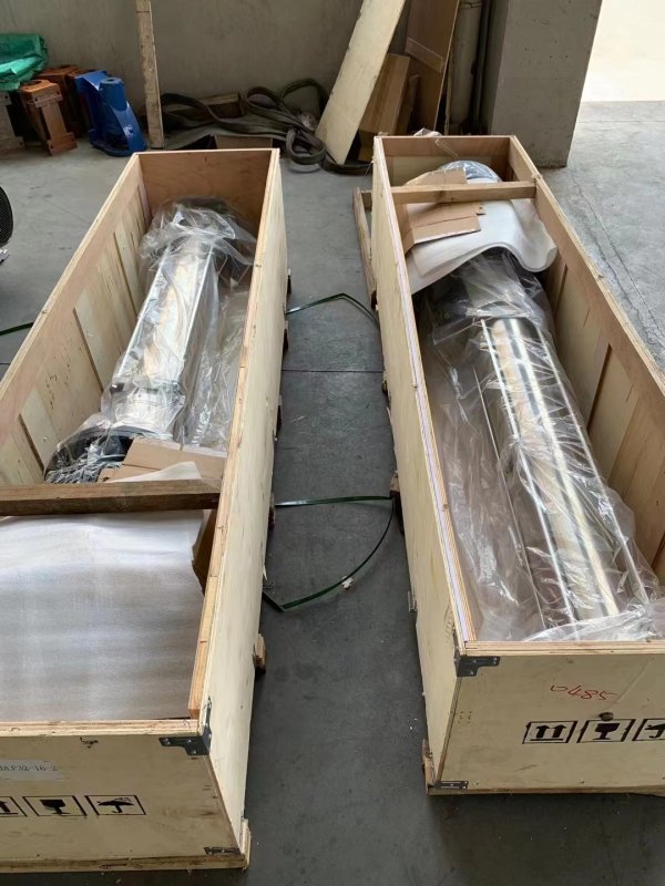 輕型(xing)立式多級離心(xīn)泵