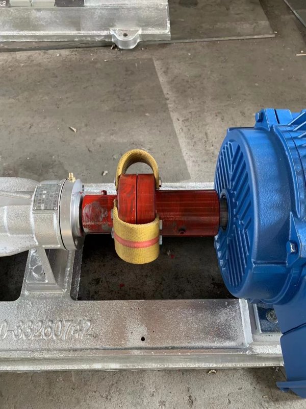 無錫一(yi)方泵業(ye) 導熱油(yóu)泵配件(jiàn)聯軸器(qì)